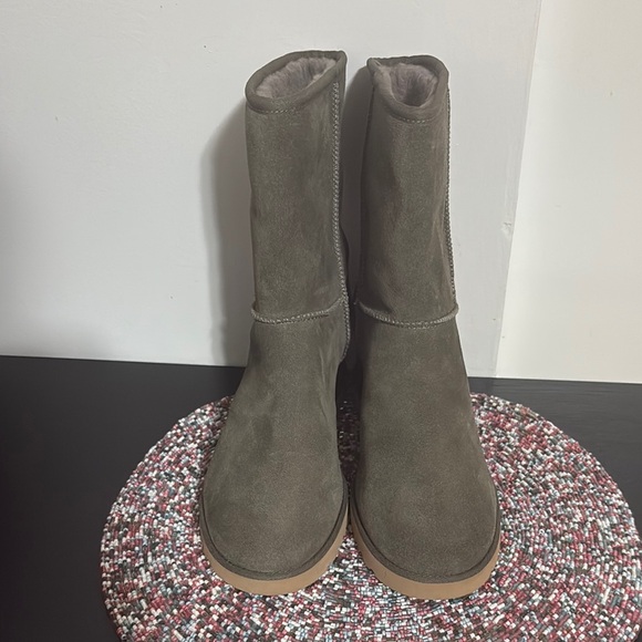 UGG Olive Green Wedge Ankle Boots - Picture 1 of 4